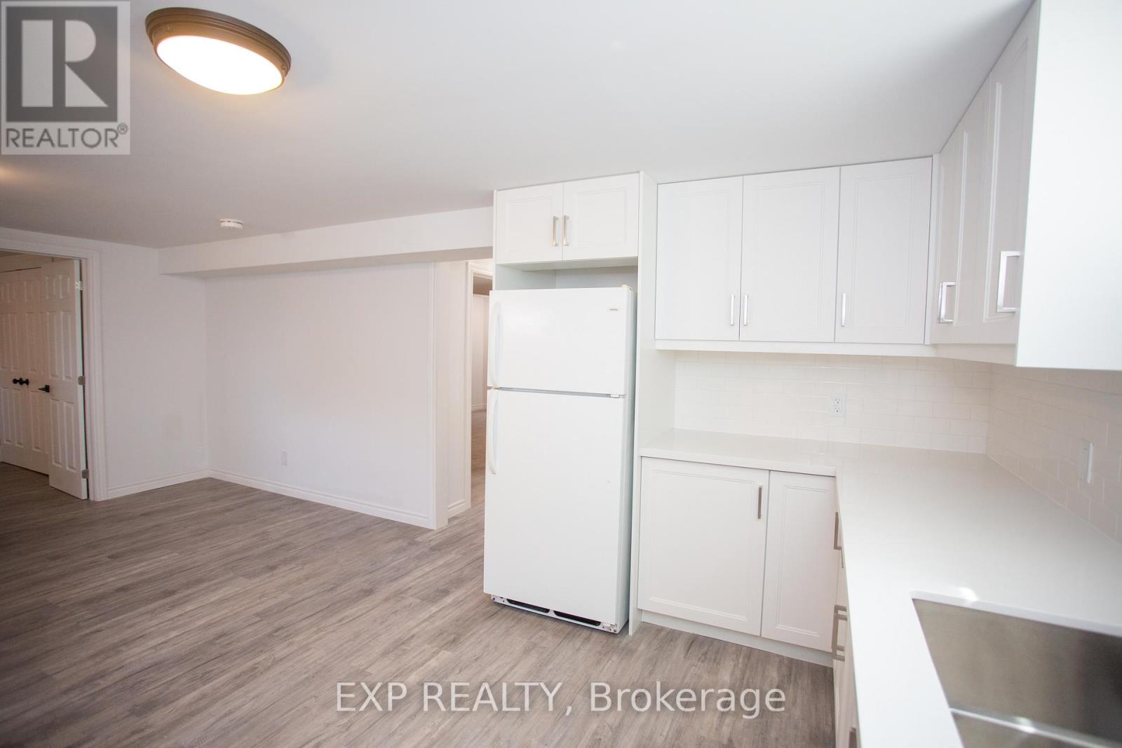 Main House Lower Unit - Kitchen
