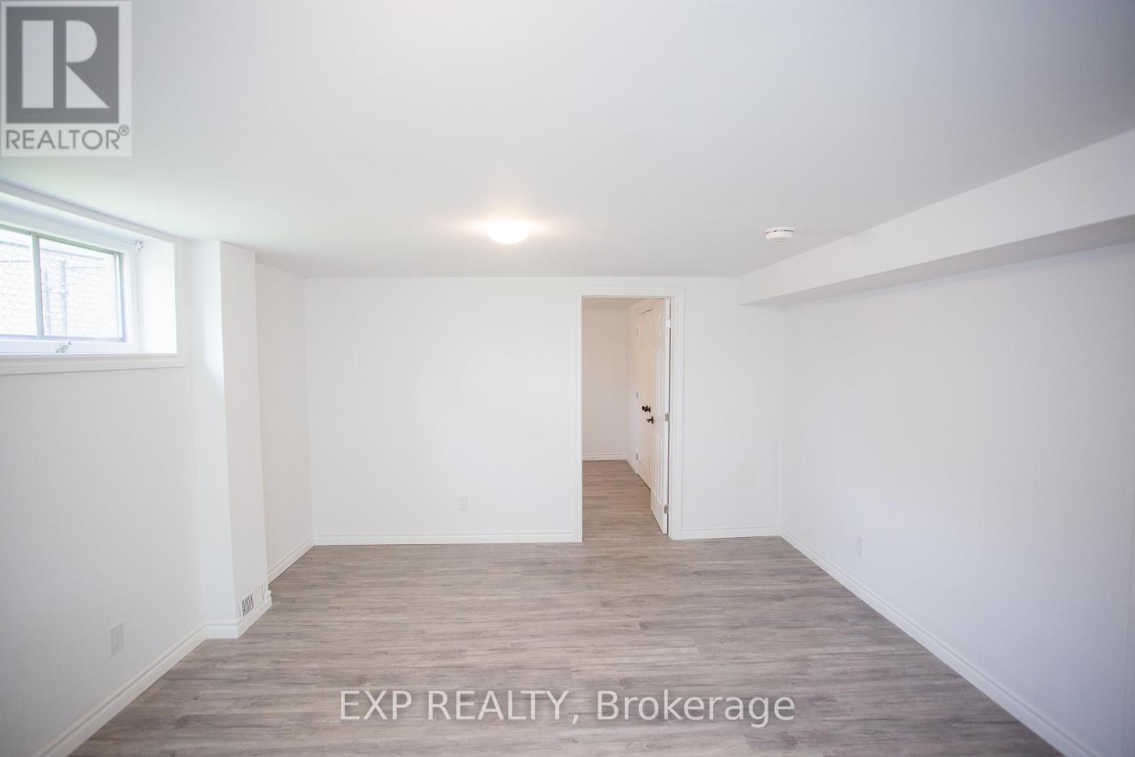 Main House Lower Unit - Dining/Living Room