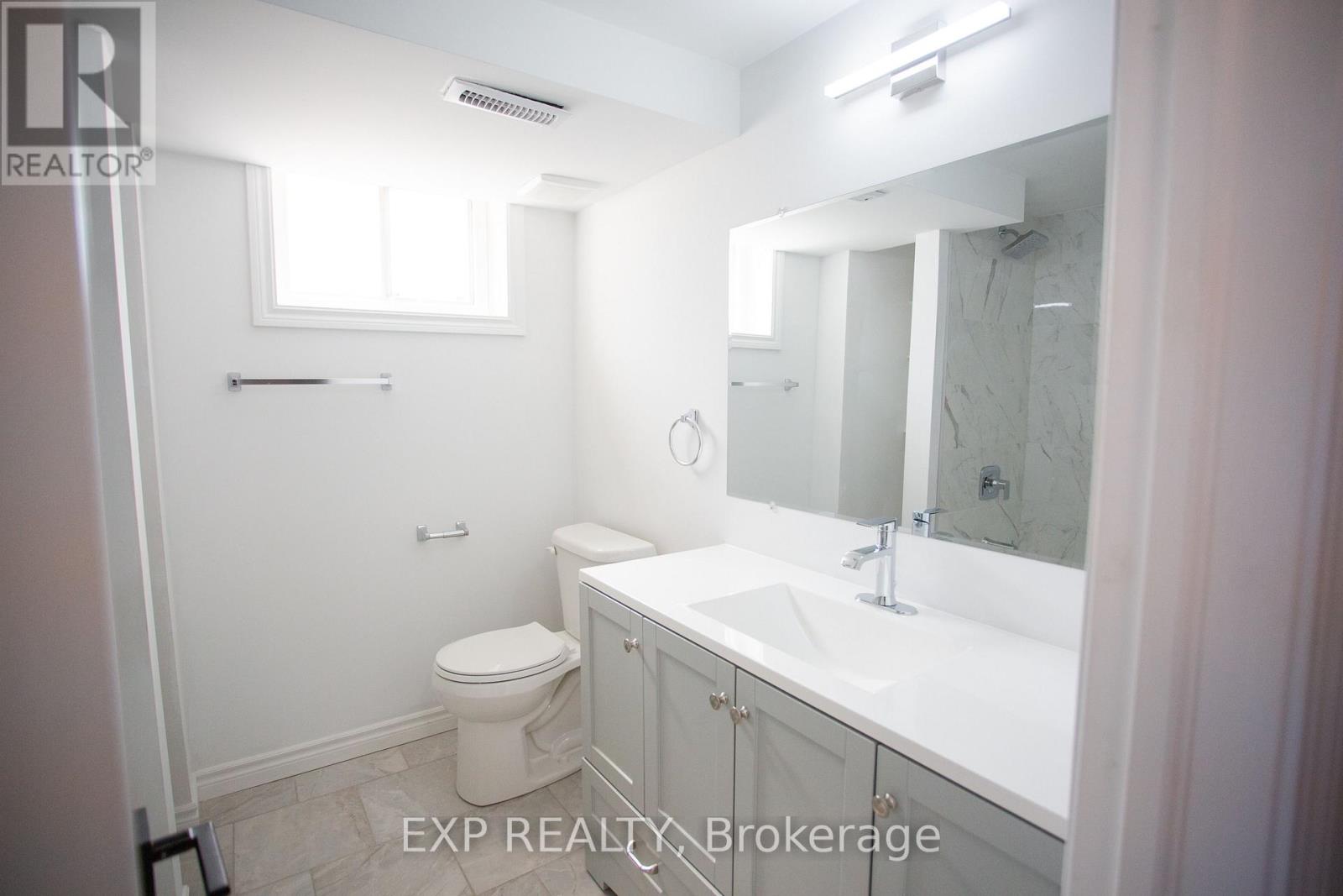 Main House Lower Unit - Bathroom