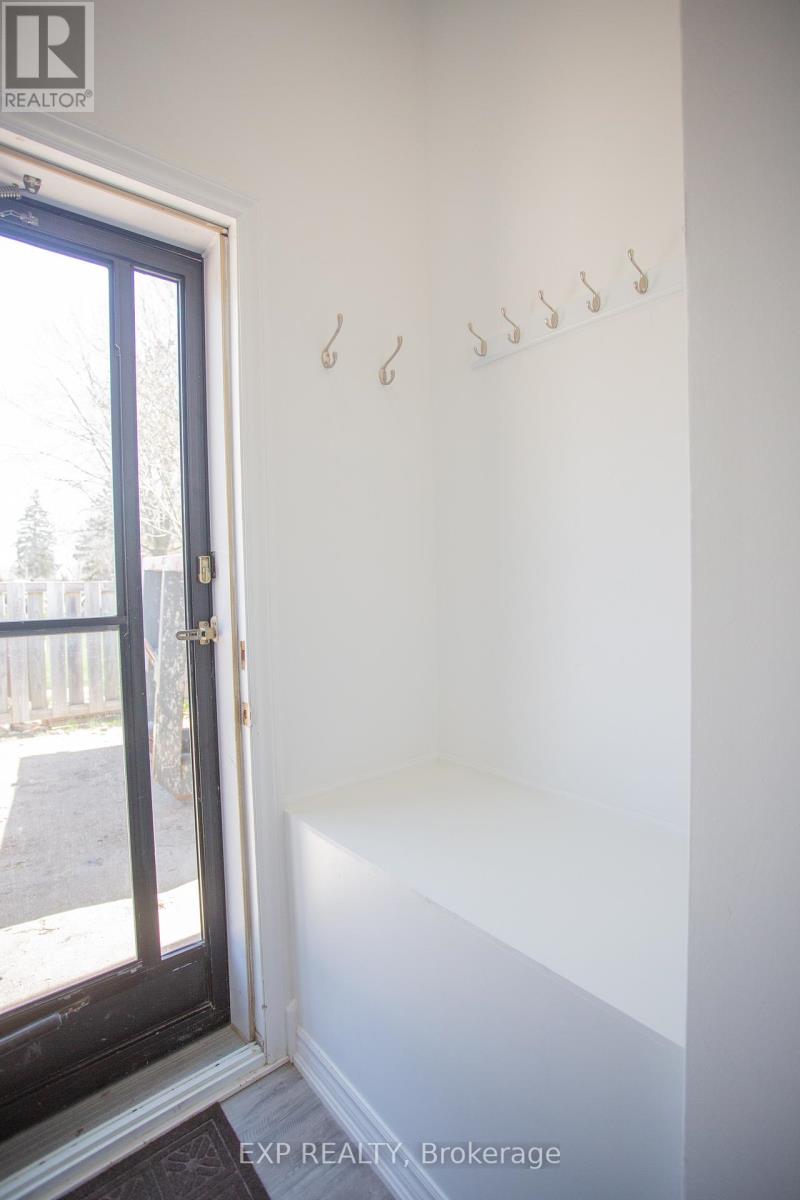 Main House Lower Unit -Entrance Door