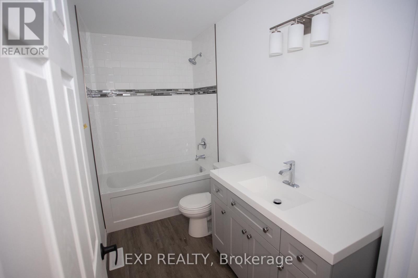 Garden Suite Upstairs Bathroom