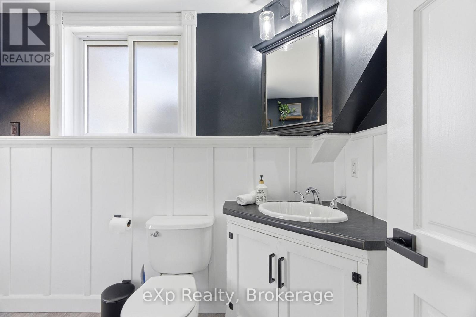 531 BRUNSWICK STREET — photo 26