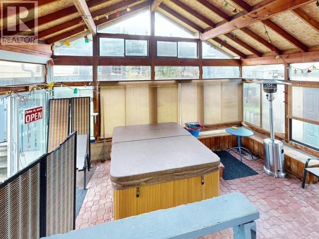 6771 DRAKE STREET, Powell River