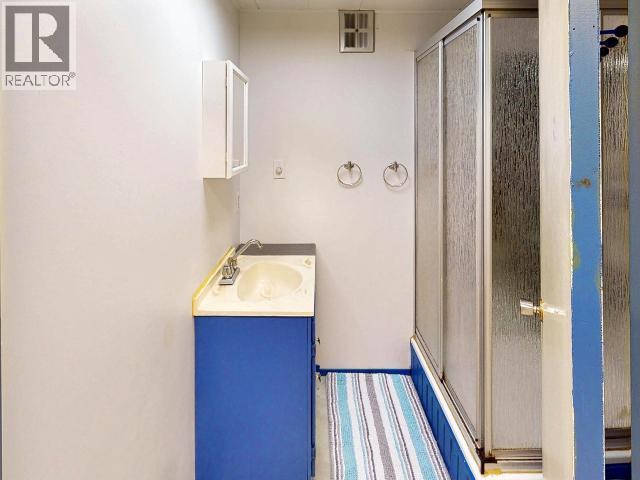 6771 DRAKE STREET, Powell River