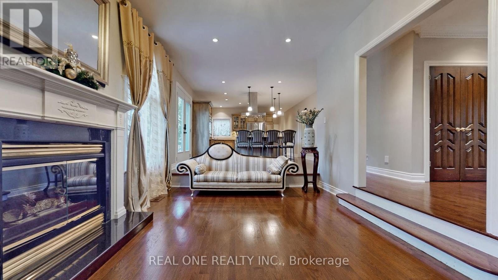 12 JARVIS AVENUE - 13
