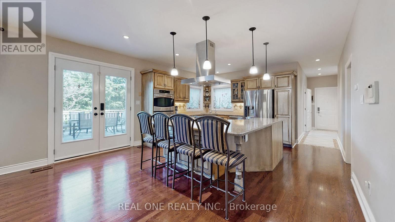 12 JARVIS AVENUE - 15