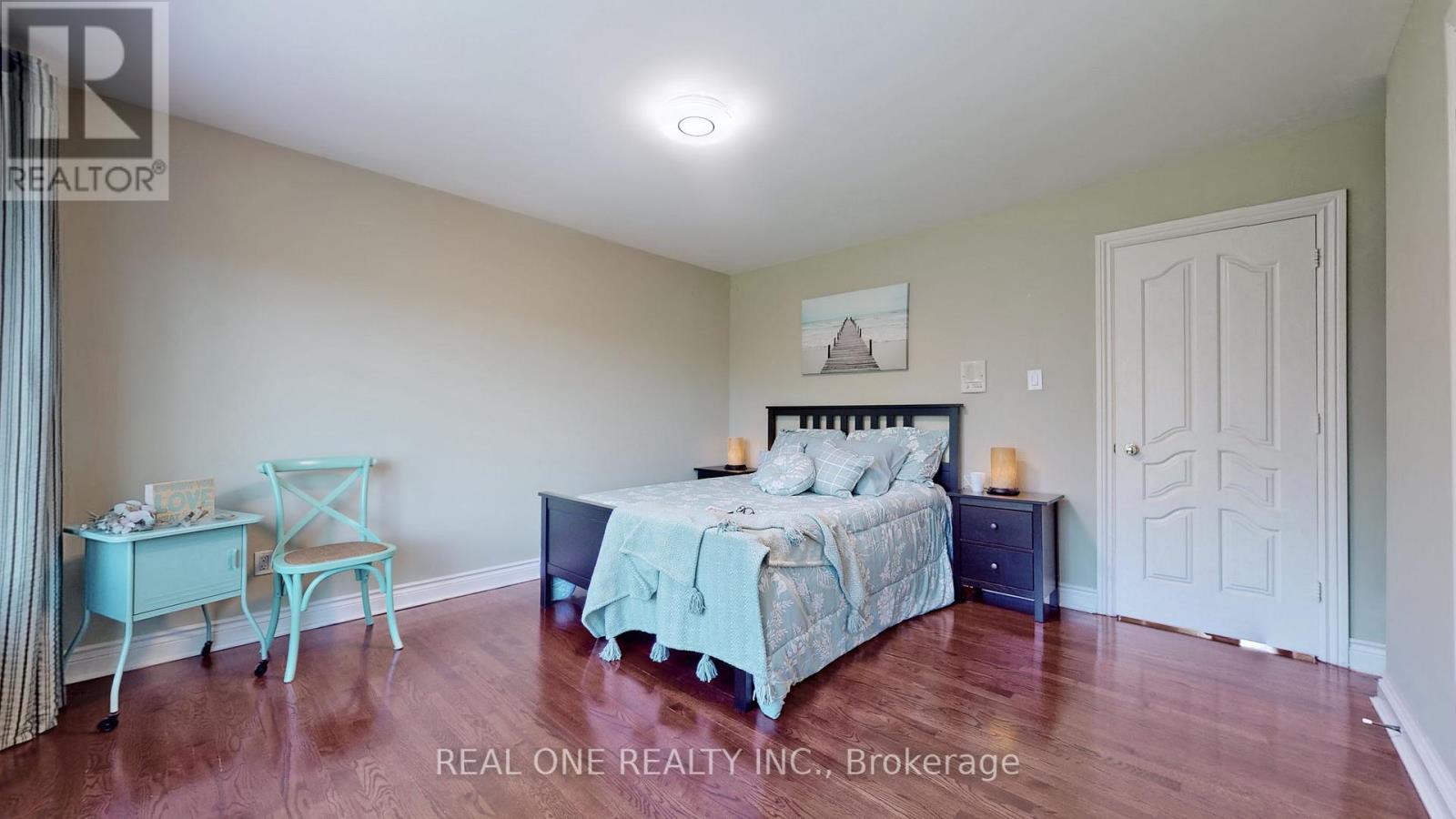 12 JARVIS AVENUE - 27