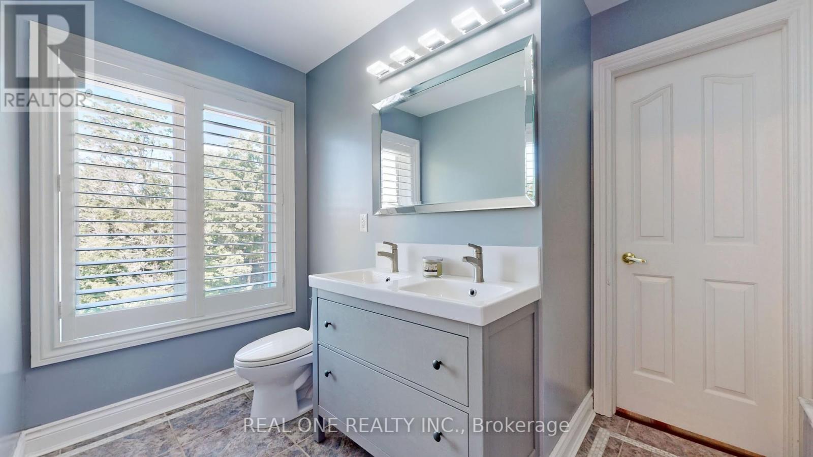12 JARVIS AVENUE - 28