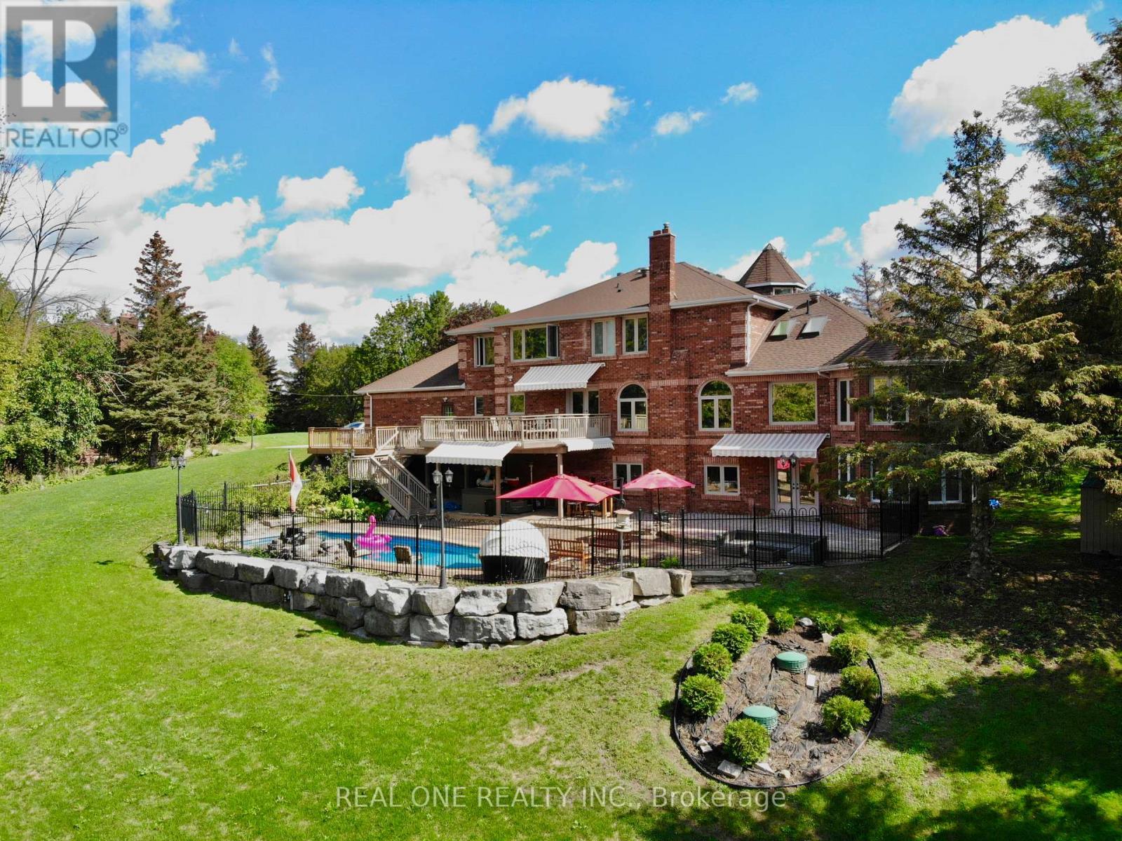 12 JARVIS AVENUE - 3