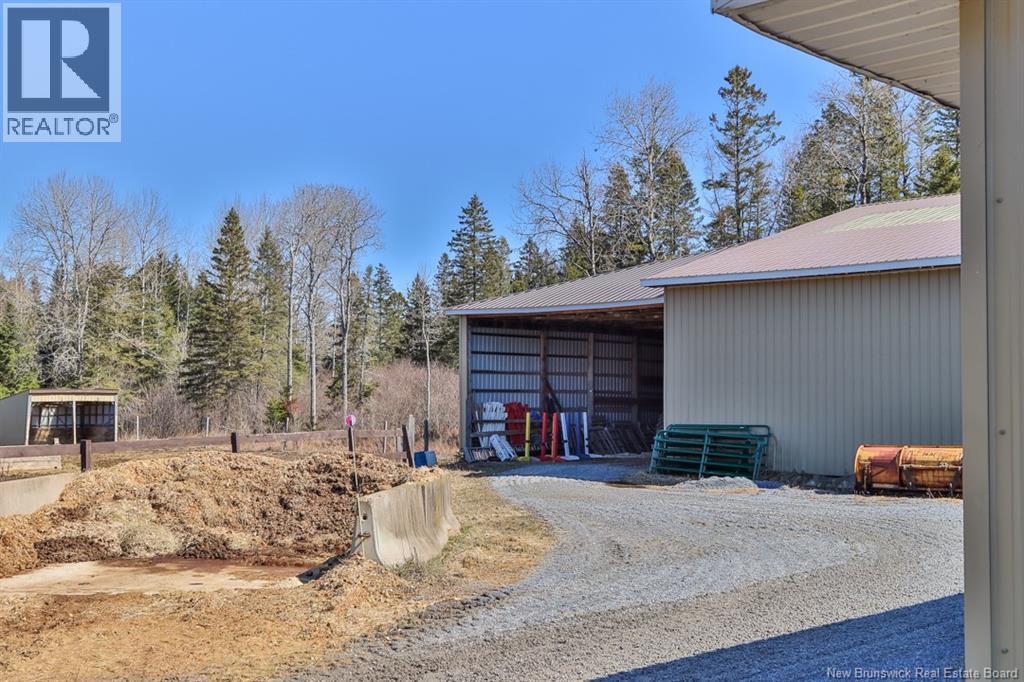560 Lakeside Road — photo 16