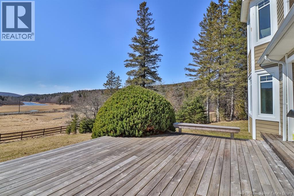 560 Lakeside Road — photo 35