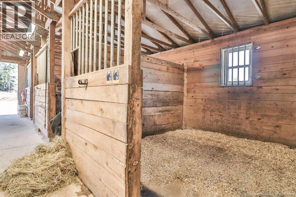 560 Lakeside Road — photo 4