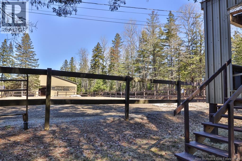 560 Lakeside Road — photo 9