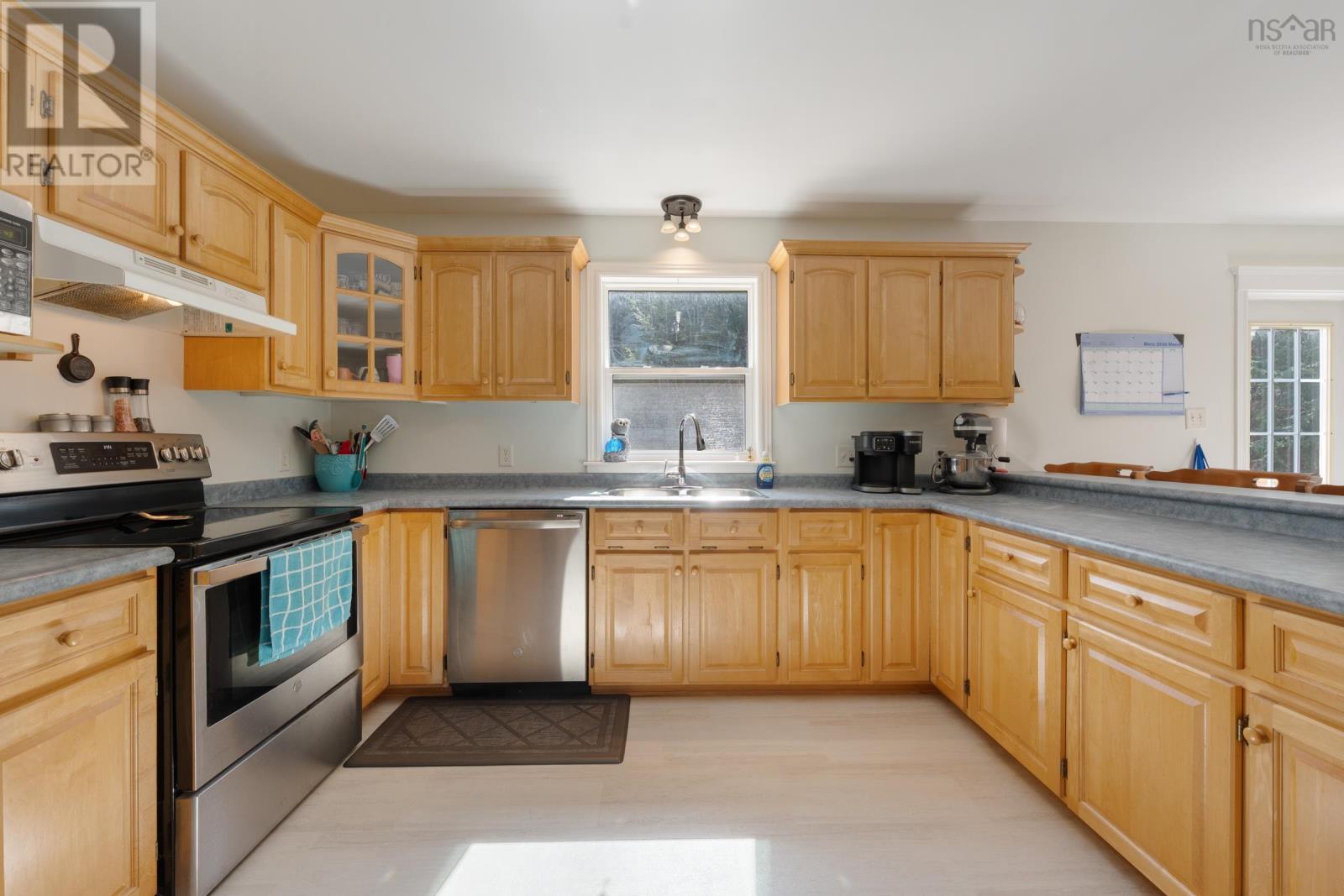 Property 10 of 50 of 1082 Meadowvale Road