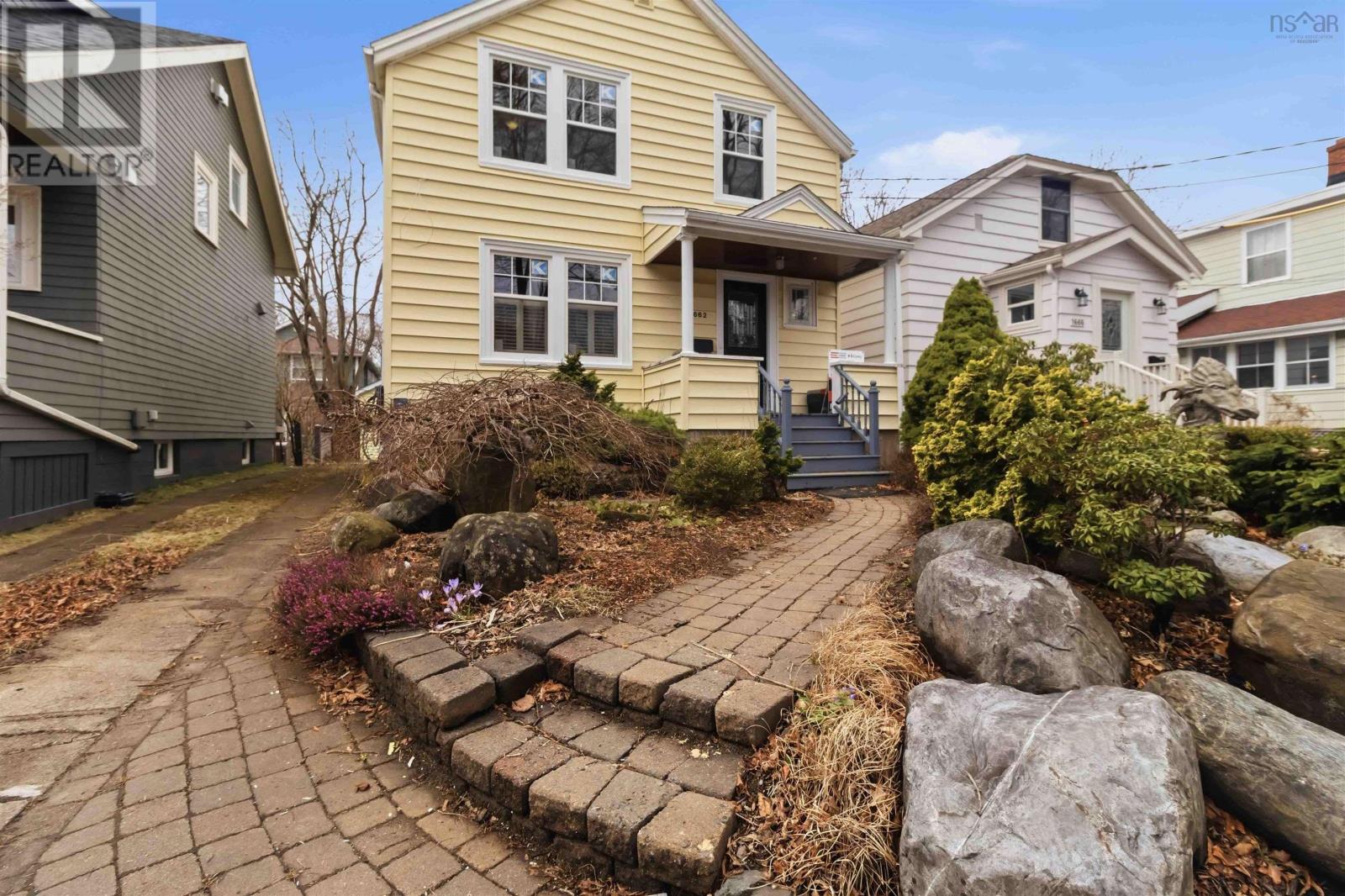 Property 3 of 49 of 1662 Walnut Street