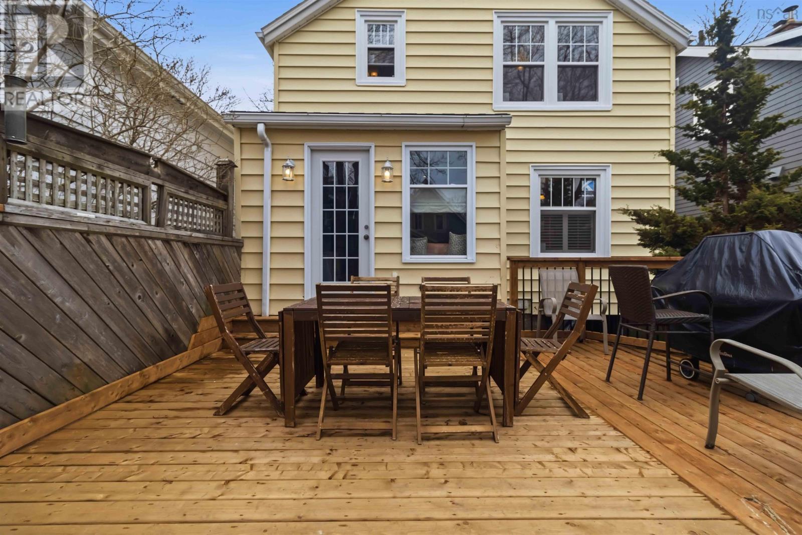 Property 39 of 49 of 1662 Walnut Street