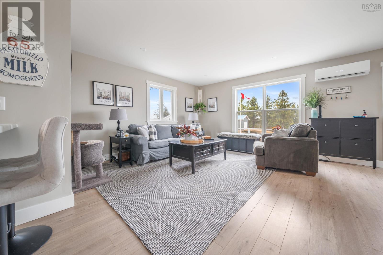 Property 10 of 49 of 1311 Glenmore Road