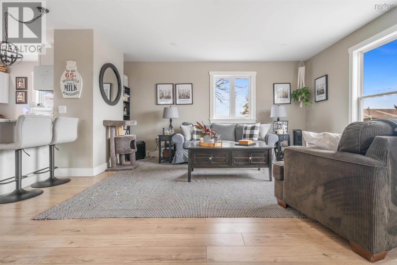 Property 11 of 49 of 1311 Glenmore Road