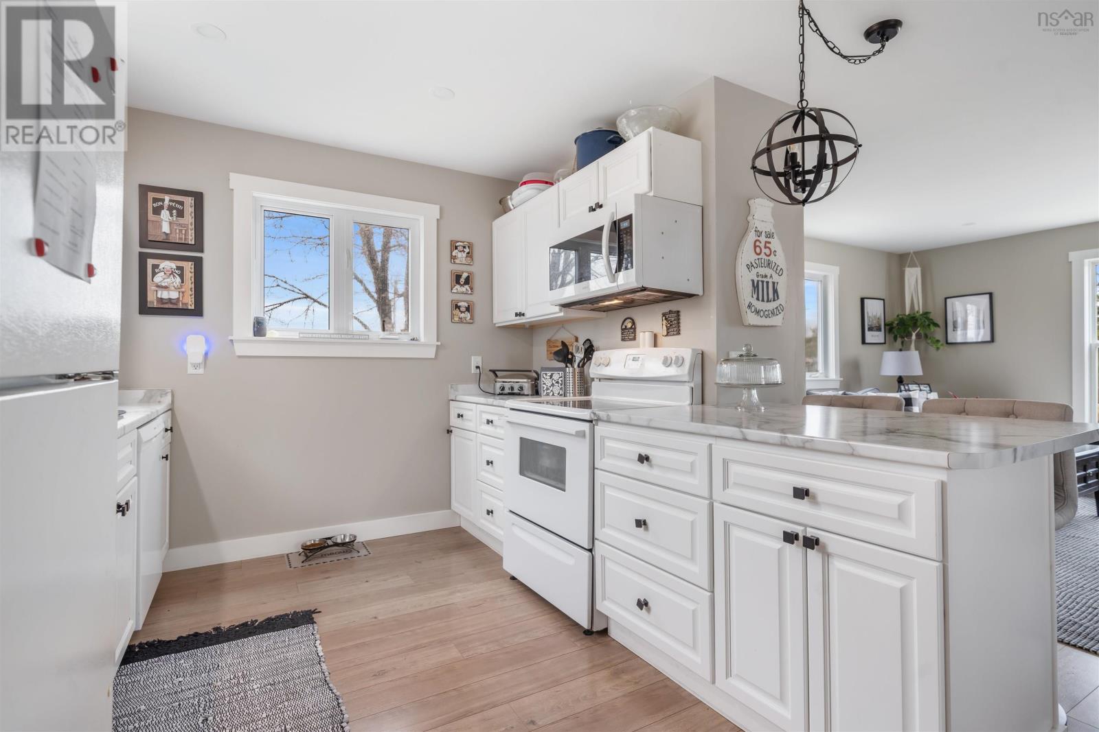 Property 17 of 49 of 1311 Glenmore Road