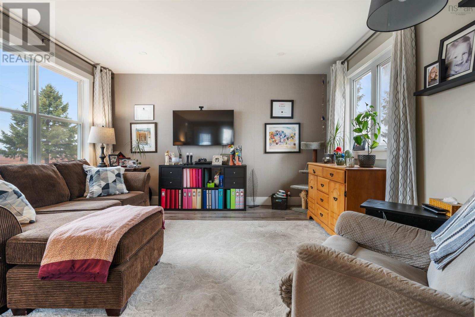 Property 21 of 49 of 1311 Glenmore Road