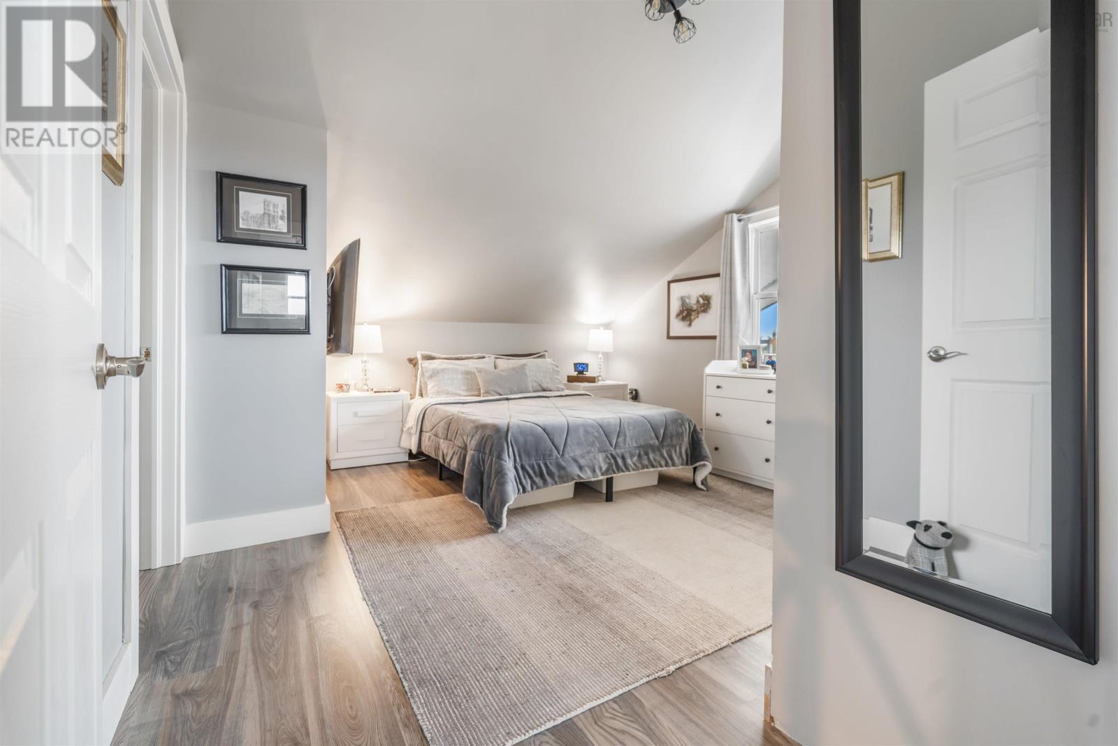 Property 27 of 49 of 1311 Glenmore Road