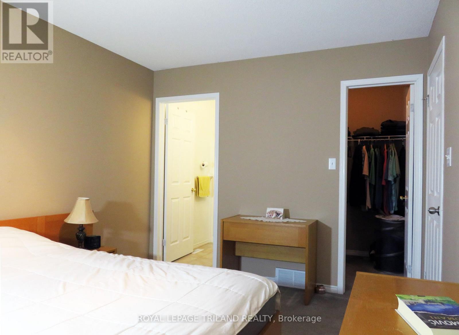 #25 505 PROUDFOOT LANE - 23