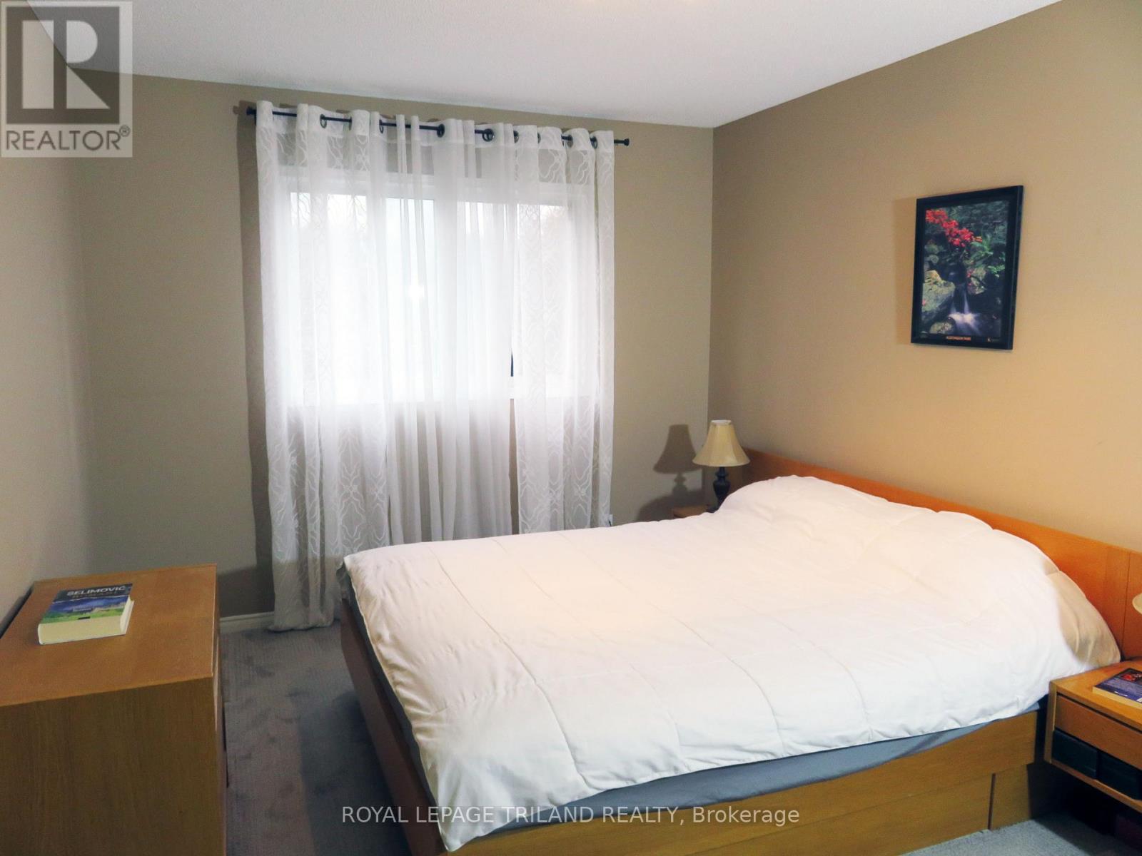 #25 505 PROUDFOOT LANE - 24