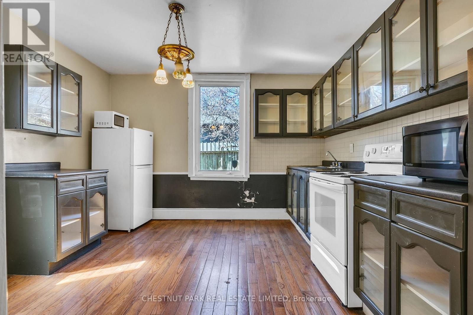 108 AMELIA STREET - 25