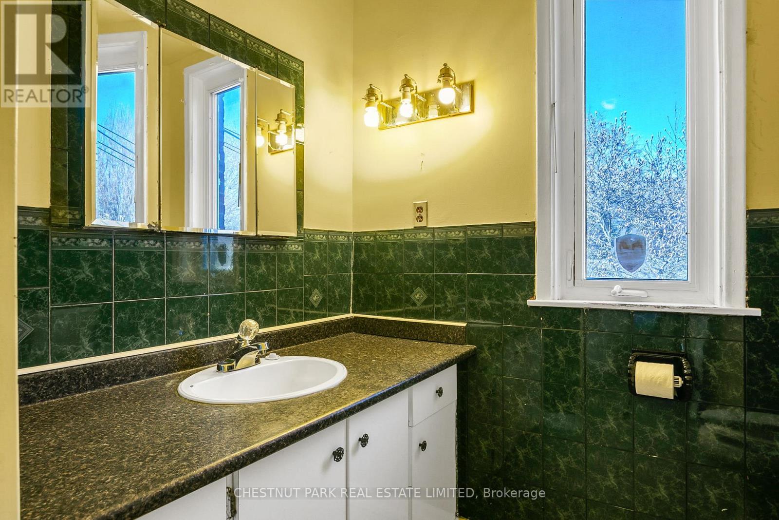108 AMELIA STREET - 35