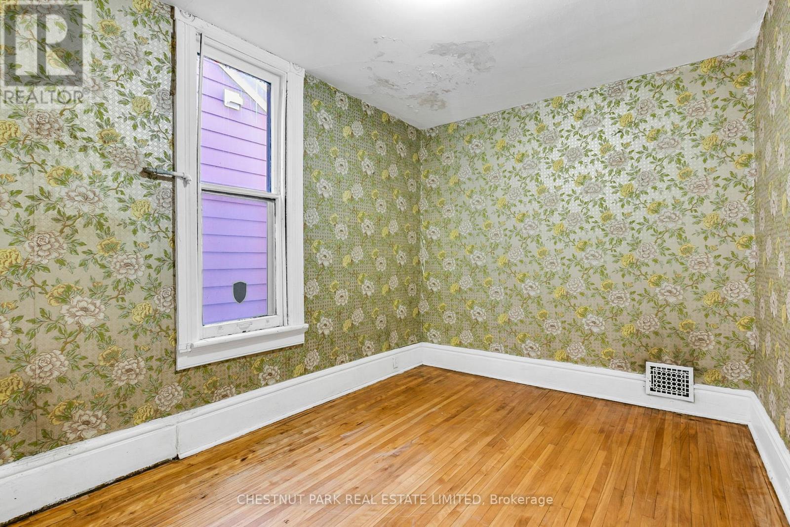108 AMELIA STREET - 36