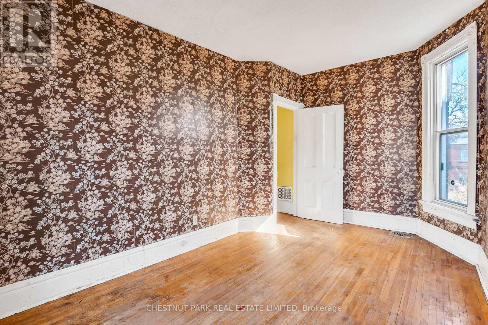 108 AMELIA STREET - 38
