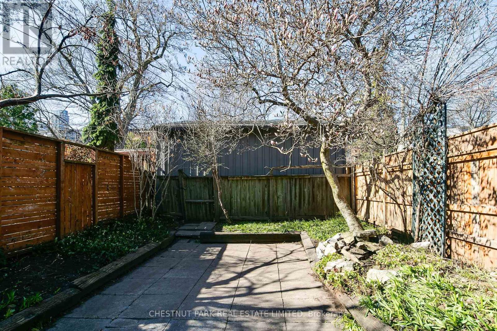 108 AMELIA STREET - 44