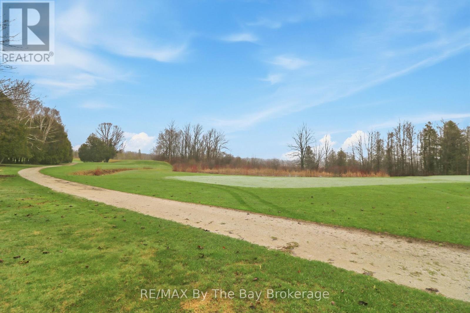 70 FAIRWAY CRESCENT - 26