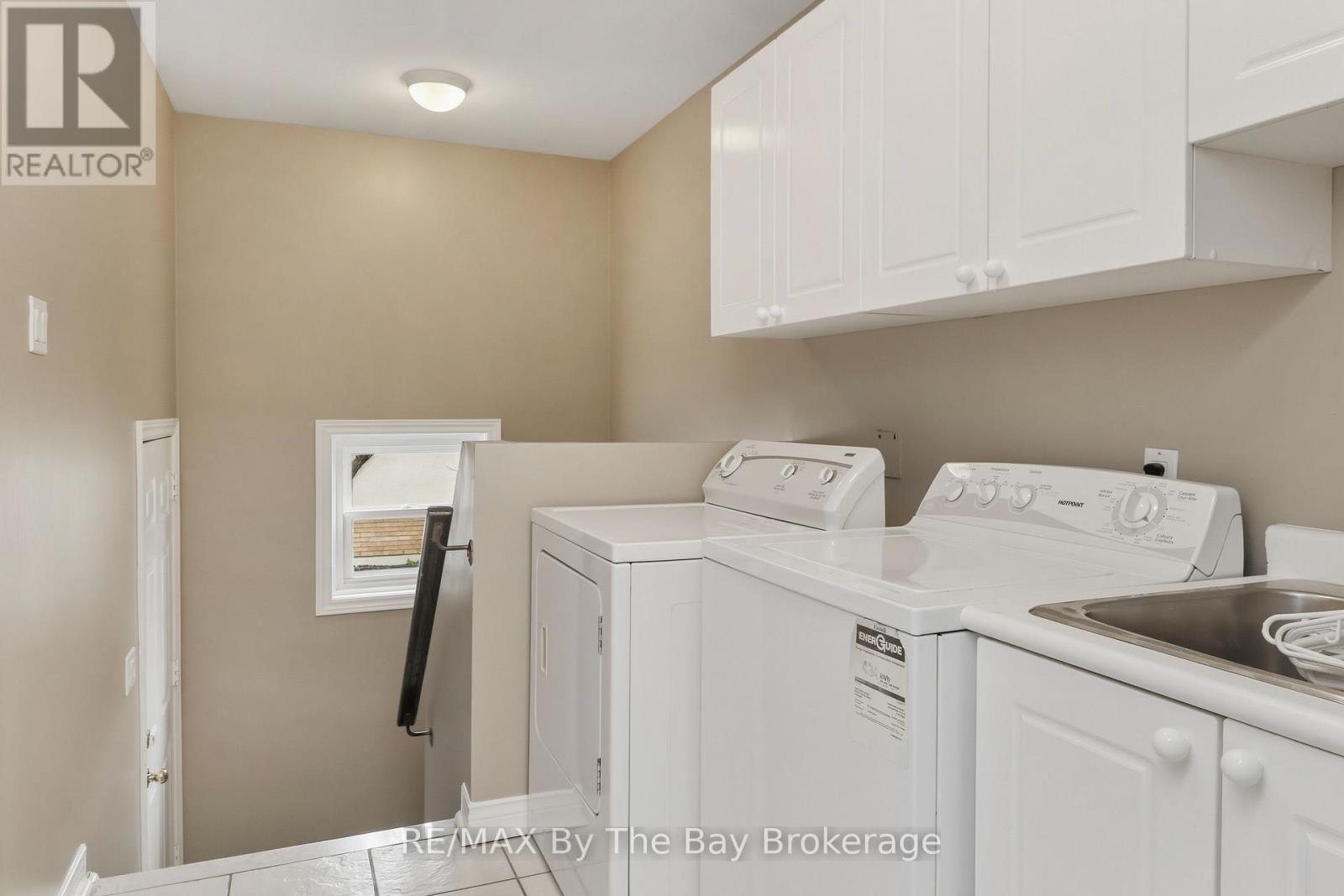 70 FAIRWAY CRESCENT - 33