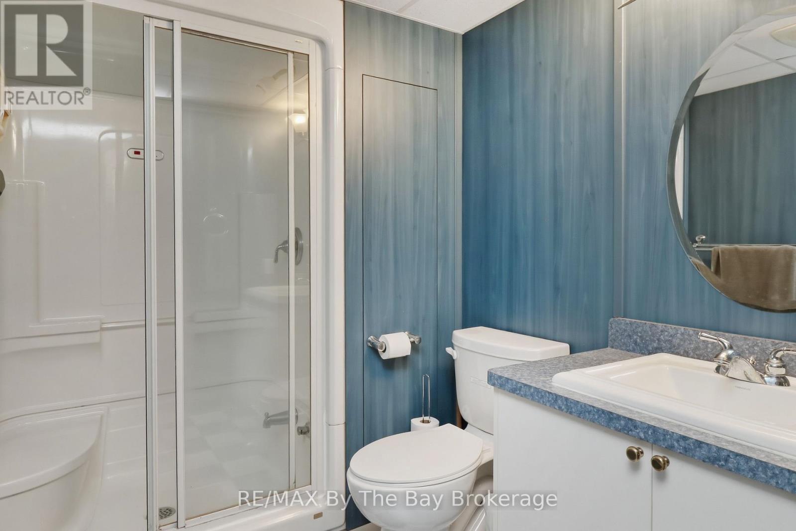 70 FAIRWAY CRESCENT - 41