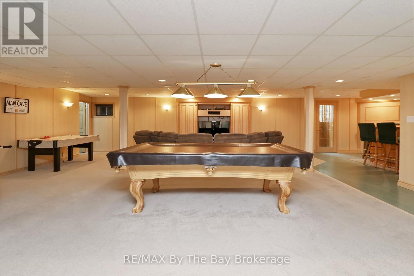 70 FAIRWAY CRESCENT - 5