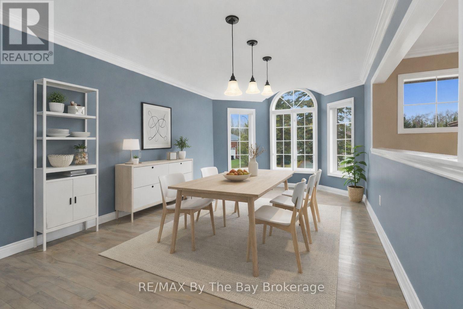 70 FAIRWAY CRESCENT - 7