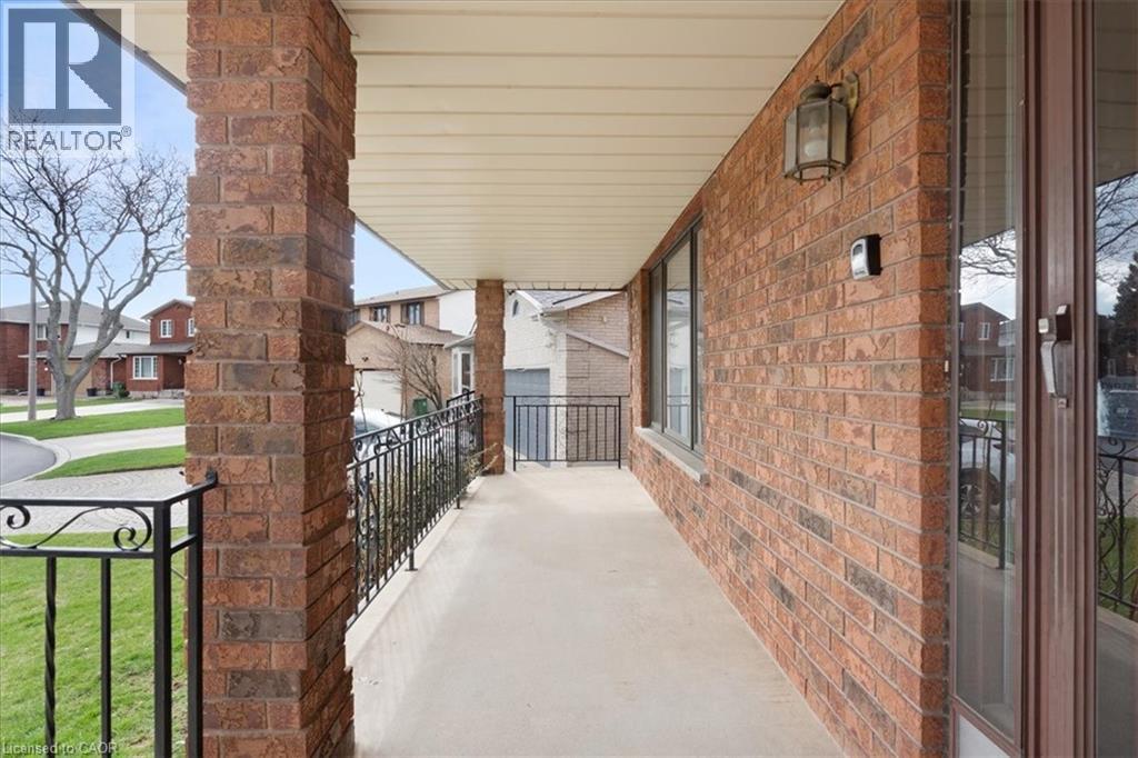 18 MARCEL Place - 3