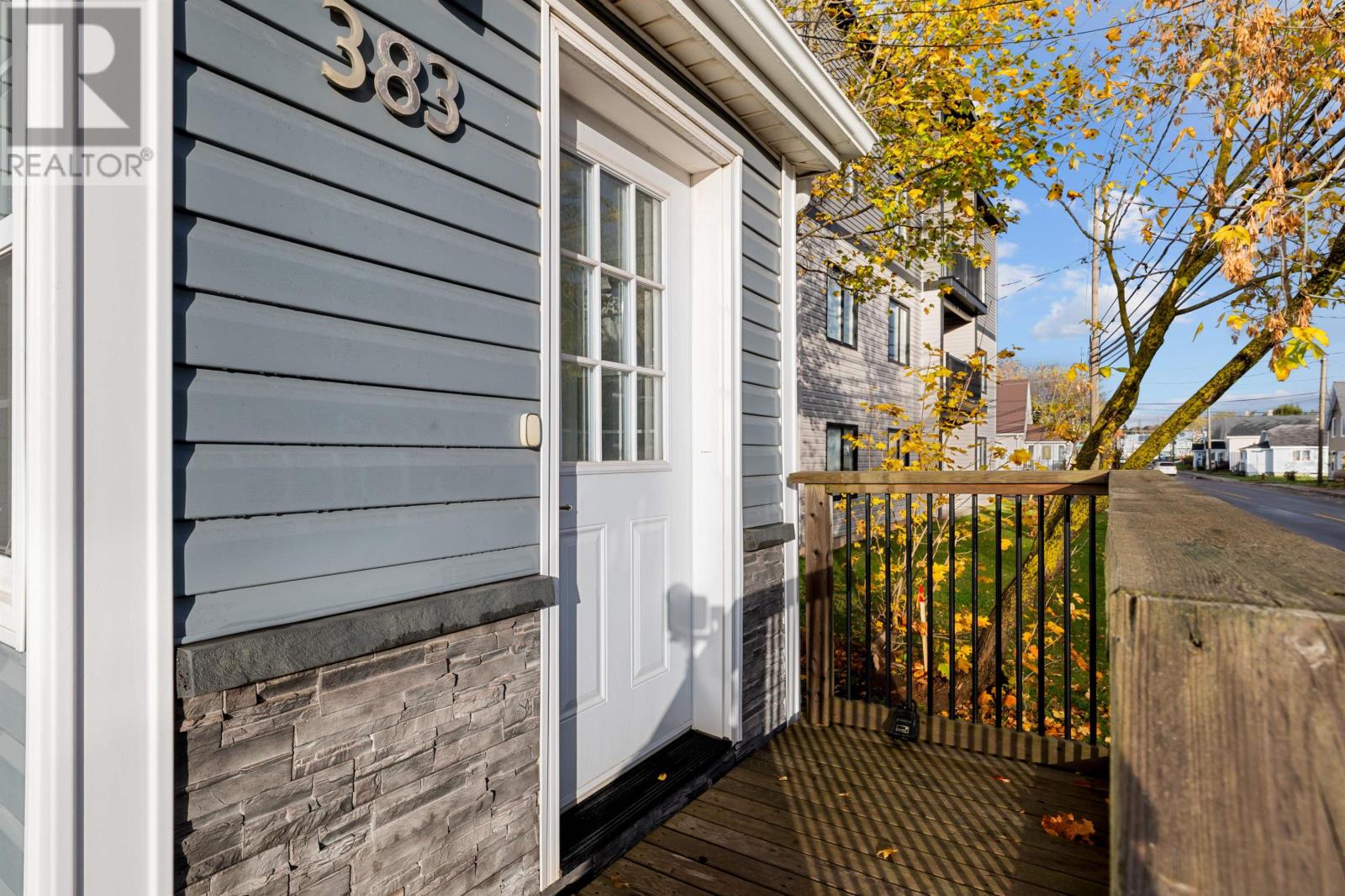 383 Queen Street — photo 33