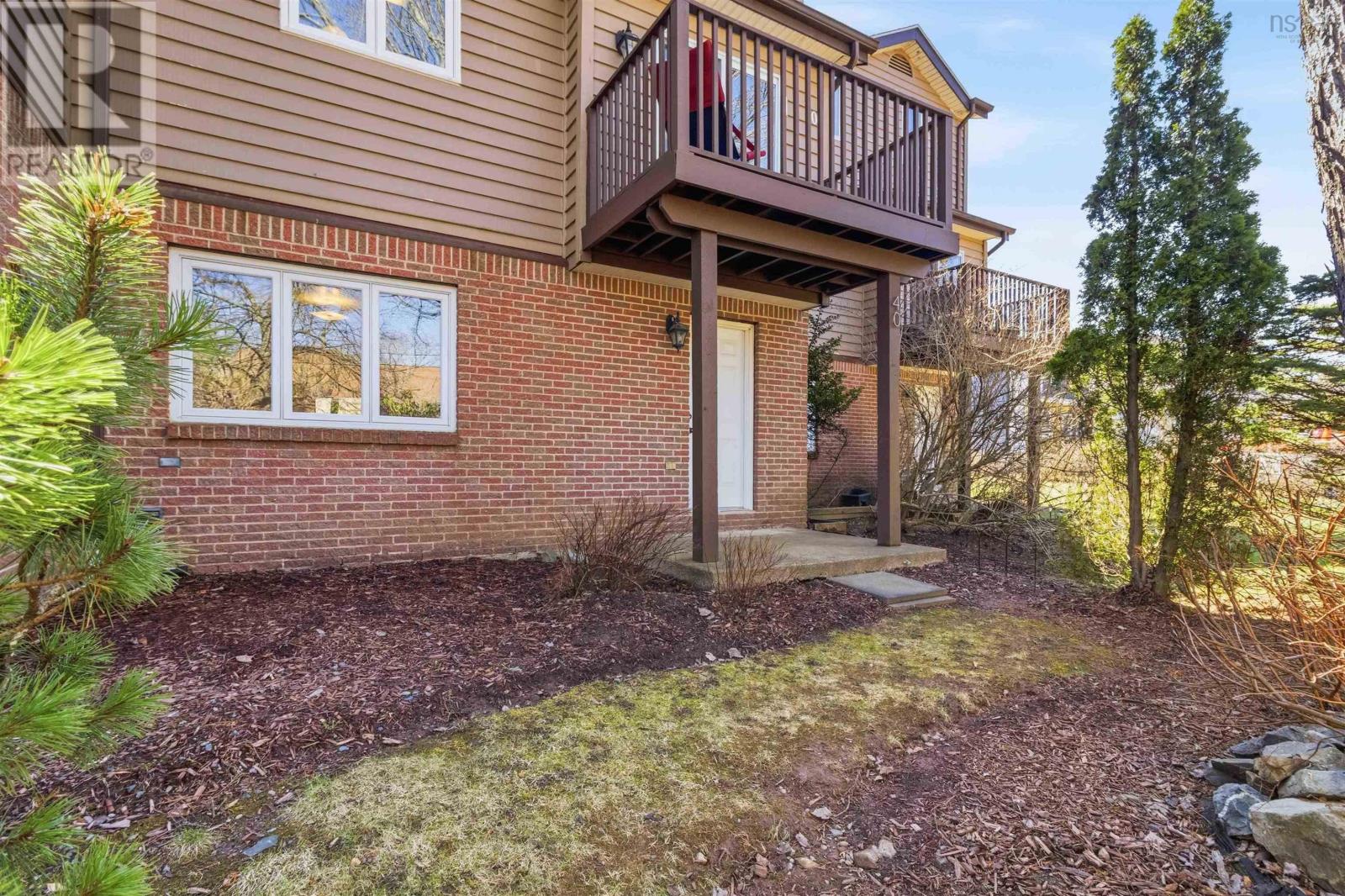 Property 32 of 33 of 40 Attenborough Court