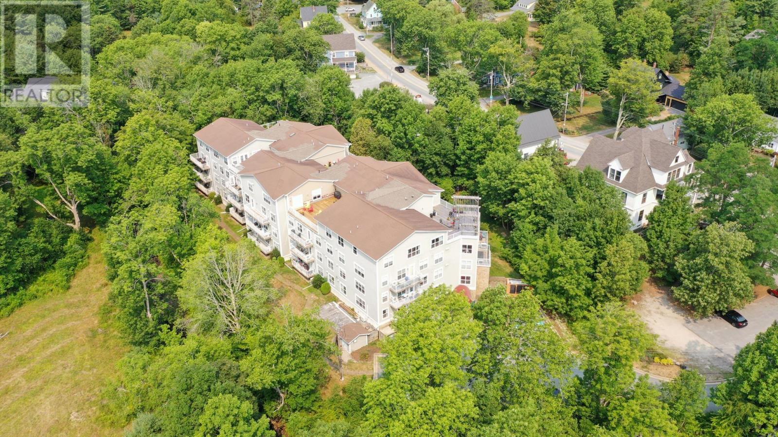 Property 39 of 42 of 308 476 Main Street