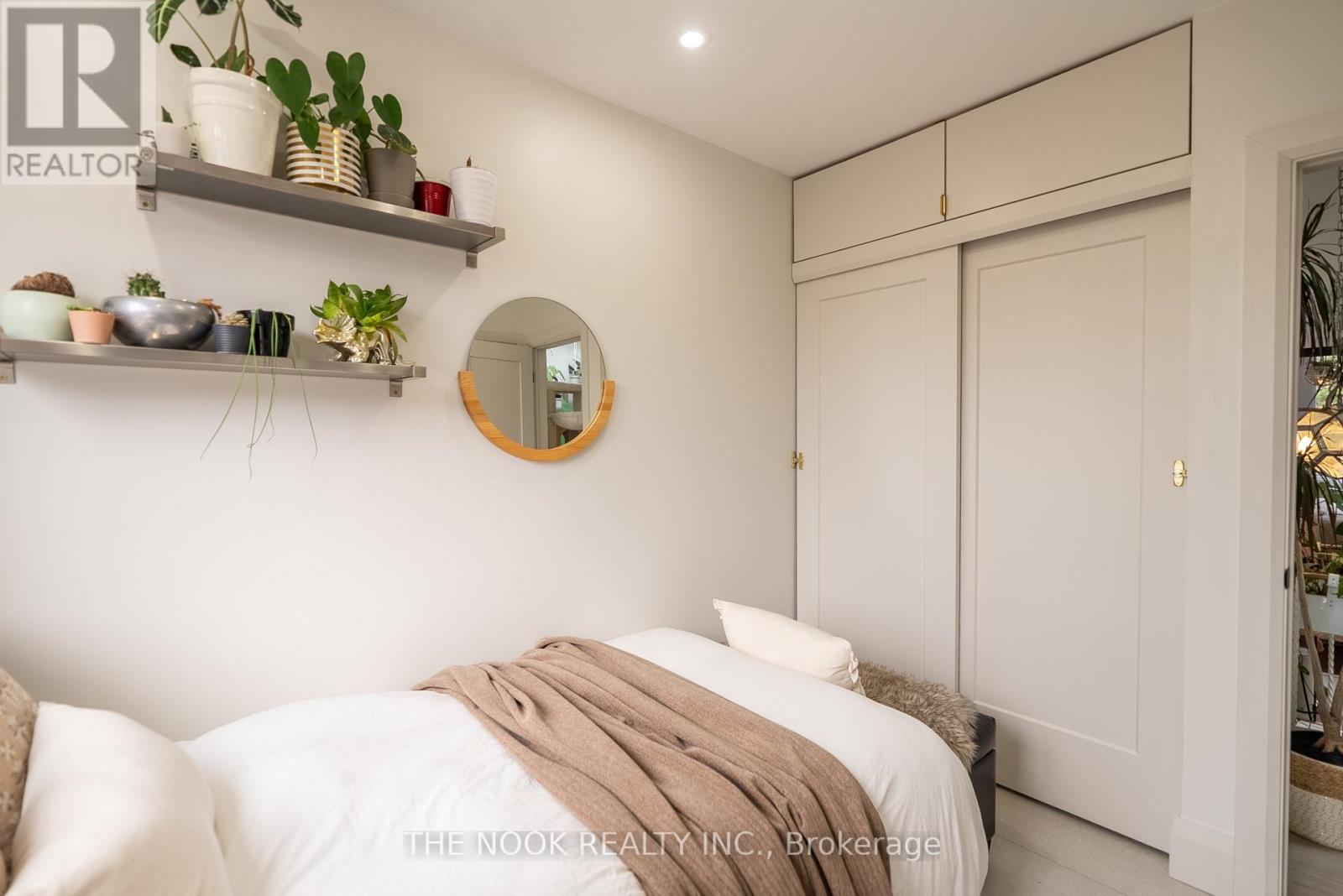 500 DUFFERIN STREET - 21