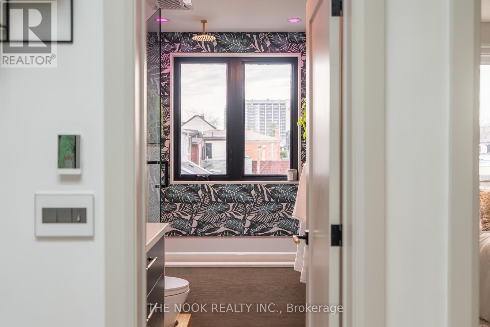 500 DUFFERIN STREET - 27
