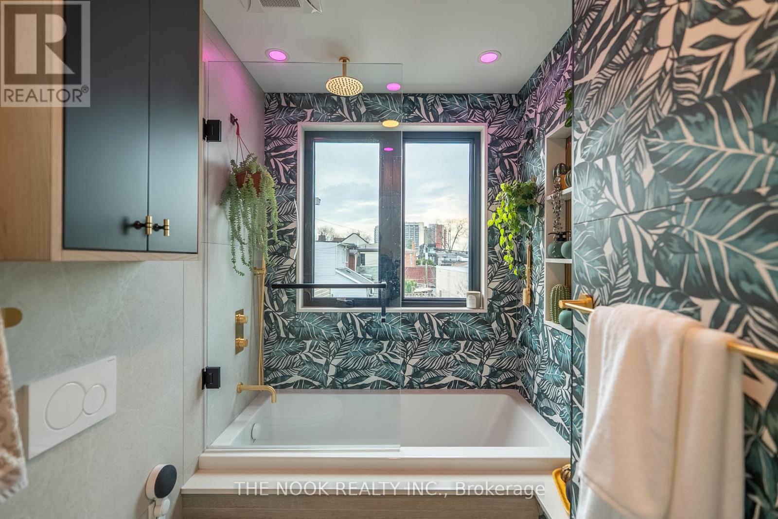 500 DUFFERIN STREET - 31