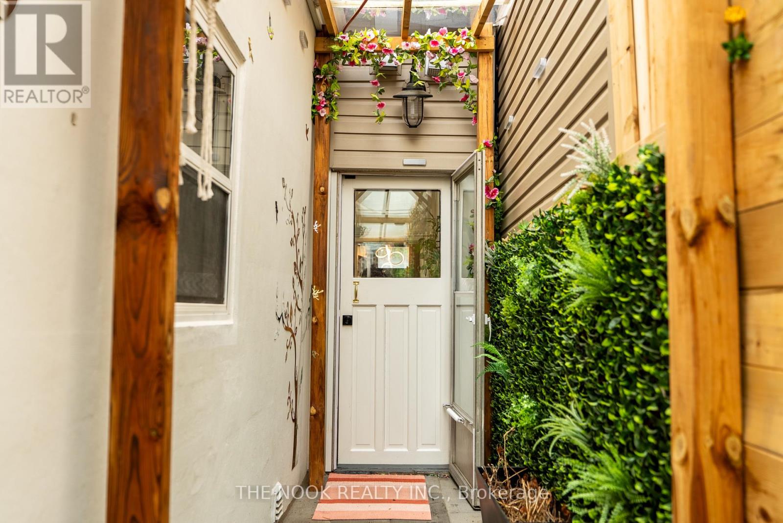 500 DUFFERIN STREET - 43
