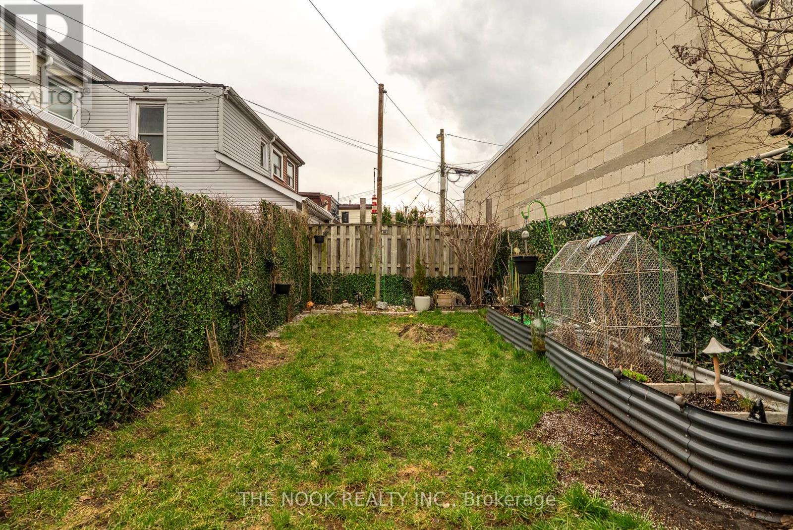500 DUFFERIN STREET - 46