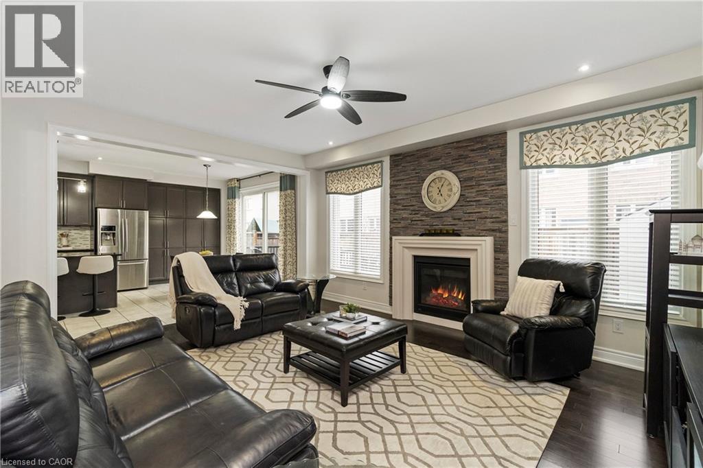 4 MACBEAN Crescent - 12