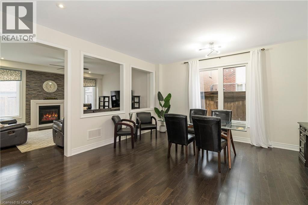 4 MACBEAN Crescent - 8