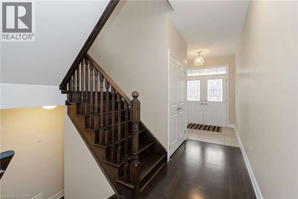 4 MACBEAN Crescent - 18
