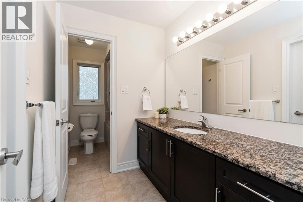 4 MACBEAN Crescent - 28